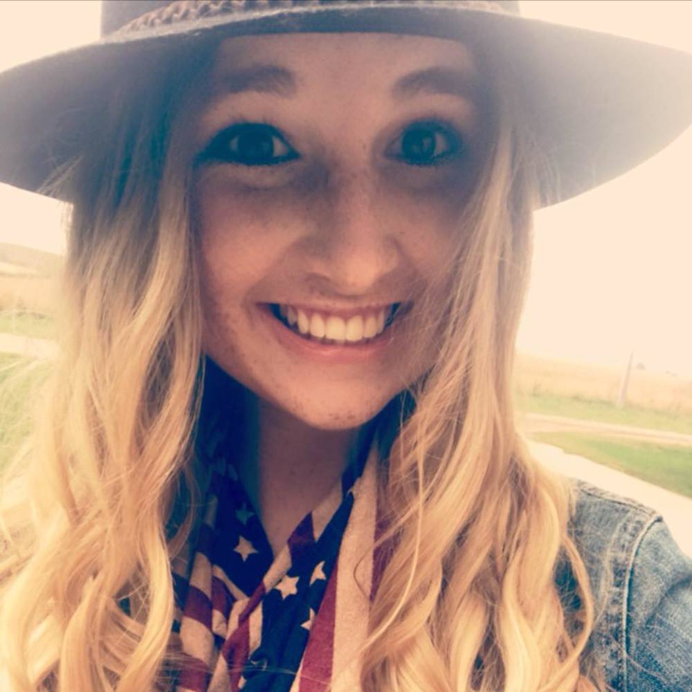 Meet your Posher, Maxine